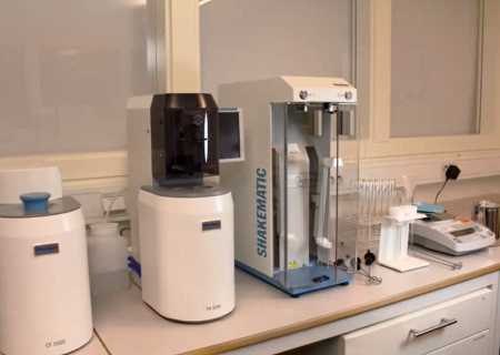 Tech in action - FN Tech in action - FN